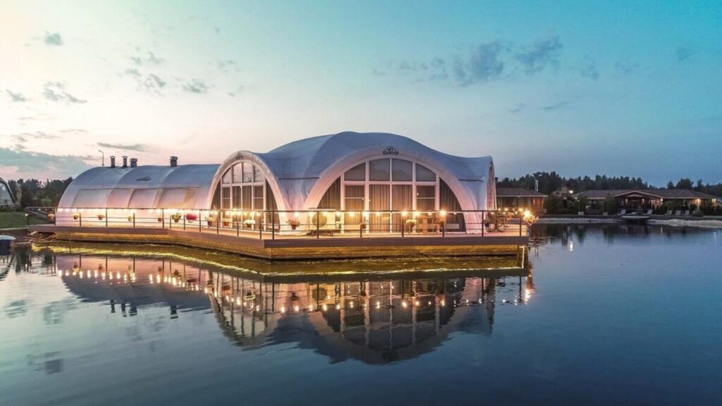 Изображение - шатер на воде